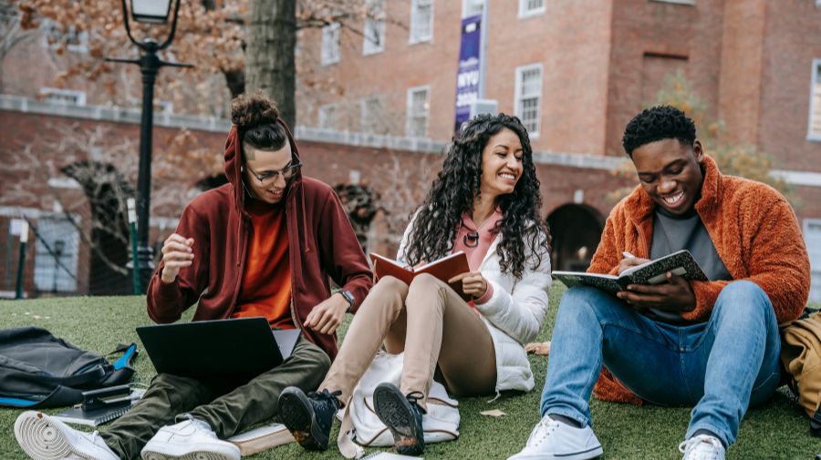 Your Group Guide to Touring Colleges in Peoria and Illinois